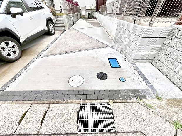 【駐車場】生活に欠かせない駐車スペース。