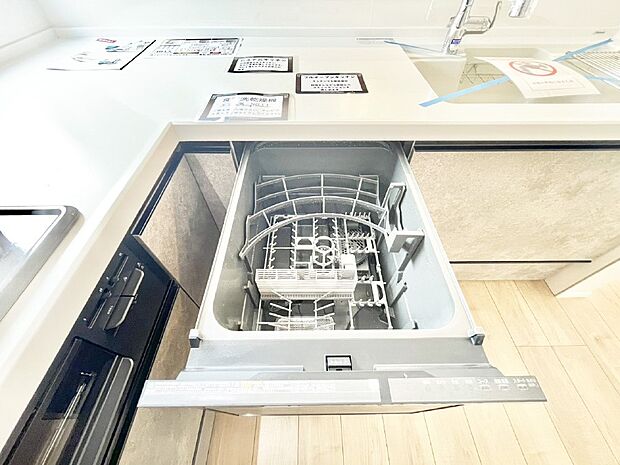 【食洗機】面倒なお片づけは食洗機にお任せ！家事の負担が減って、時間にも気持ちにもゆとりができます。