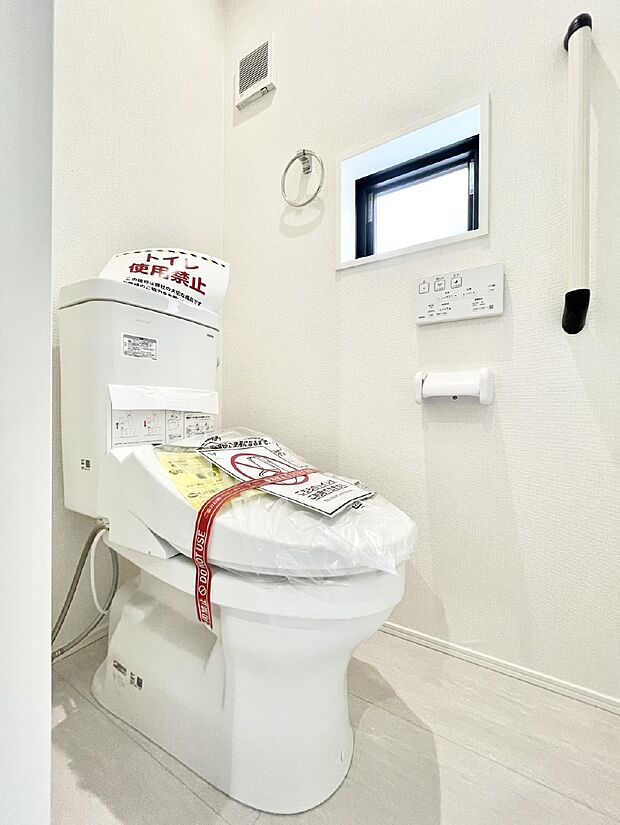 【トイレ】ウォシュレット付きトイレが1階と2階それぞれに配置されていてとても便利です。