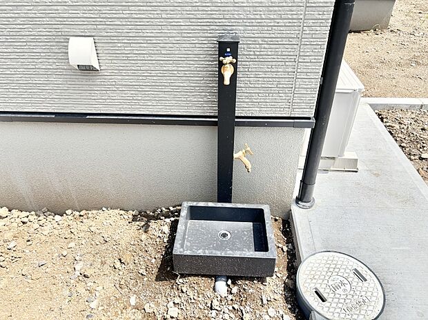 【その他現地】ガーデニングやお掃除に便利な外水栓
