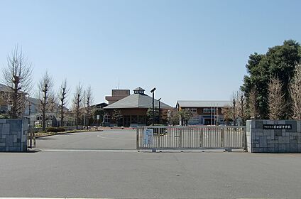 つくば市立谷田部中学校 約2,100m(徒歩約27分)