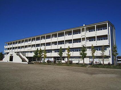 牛久市立牛久南中学校 約400m(徒歩約5分)