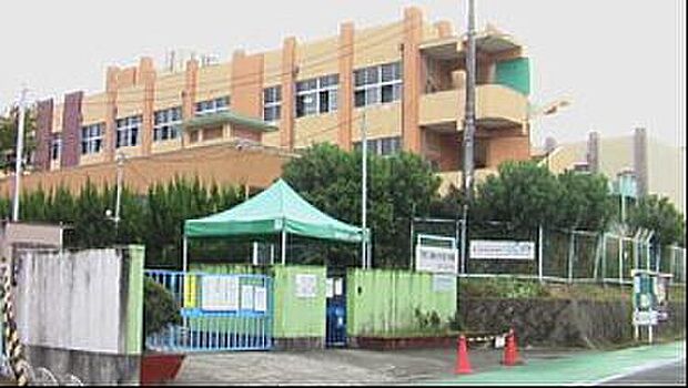 緑ヶ丘小学校