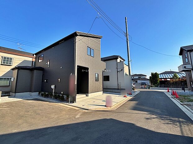 ひとたび扉を開けばそこに待っているのは上質な空間とマイホームでの新生活をイメージさせる優雅なひととき。「この家なら…」ではなく「ここに住みたい♪」と思う感動をお届けいたします。