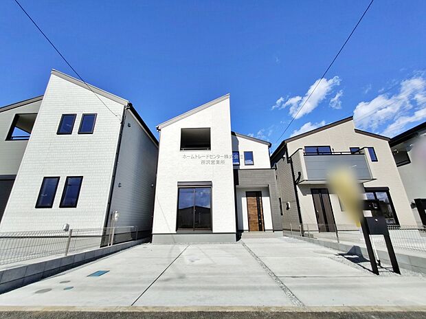 『１０号棟』
気になった物件すぐにご見学対応させていただきます♪平日・お仕事帰りなど、いつでもご案内可能です♪周辺環境と併せて、実際に現地をご確認ください♪