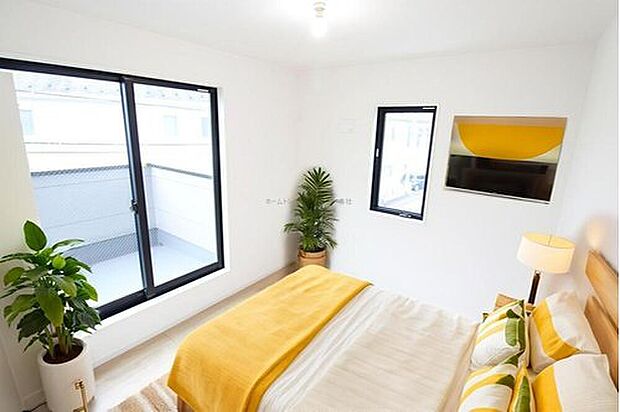 個室としてお使いいただける洋室。大切なのは明るさと風通し、明るい日差しと心地よい風で自分のお部屋でくつろげる贅沢をご提供します。