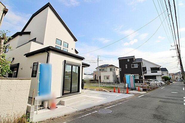『１号棟』
ひとたび扉を開けばそこに待っているのは上質な空間とマイホームでの新生活をイメージさせる優雅なひととき。「この家なら…」ではなく「ここに住みたい♪」と思う感動をお届けいたします。