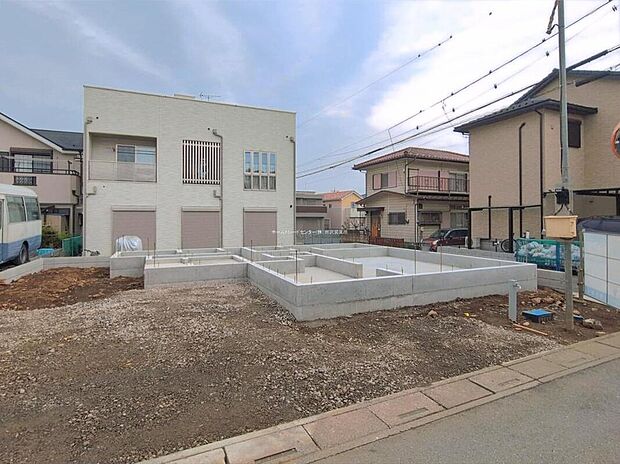 『１号棟』
住宅性能評価で耐震等級３（最高等級）を取得！お客様を守る大切な住宅だからこそ、第三者の検査を受けて安心して住んでいただける住宅をご案内させて頂きます。