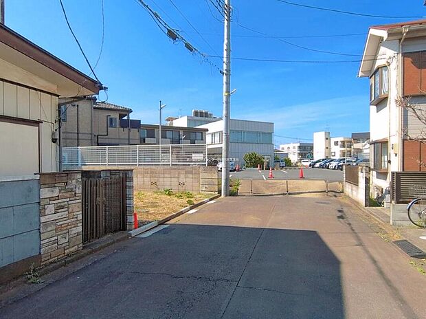 『１号棟』
ひとたび扉を開けばそこに待っているのは上質な空間とマイホームでの新生活をイメージさせる優雅なひととき。「この家なら…」ではなく「ここに住みたい♪」と思う感動をお届けいたします。