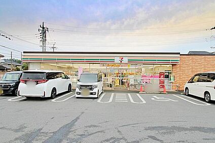 セブンイレブン所沢亀ケ谷店 624m(徒歩８分)