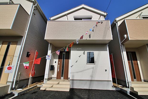 【現地外観写真】『１号棟』
住宅性能評価で耐震等級３（最高等級）を取得！お客様を守る大切な住宅だからこそ、第三者の検査を受けて安心して住んでいただける住宅をご案内させて頂きます。