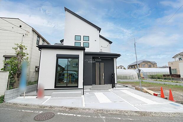 【現地外観写真】『１号棟』
住宅性能評価で耐震等級３（最高等級）を取得！お客様を守る大切な住宅だからこそ、第三者の検査を受けて安心して住んでいただける住宅をご案内させて頂きます。