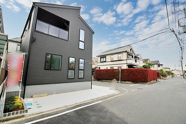 【前面道路含む現地写真】今日も、明日も、この街で、きっと家族がしあわせになる物語が描かれていくはずです。毎日の何気ない『いってきます』『ただいま』に幸せを感じられる、そんな住まいを。