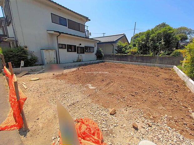 【現地外観写真】『１号棟』
住宅性能評価で耐震等級３（最高等級）を取得！お客様を守る大切な住宅だからこそ、第三者の検査を受けて安心して住んでいただける住宅をご案内させて頂きます。