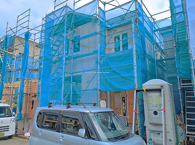 【現地外観写真】『A号棟』
住宅性能評価で耐震等級３（最高等級）を取得！お客様を守る大切な住宅だからこそ、第三者の検査を受けて安心して住んでいただける住宅をご案内させて頂きます。
