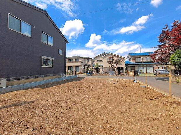 【現地外観写真】『A号棟』
住宅性能評価で耐震等級3(最高等級)を取得!お客様を守る大切な住宅だからこそ、第三者の検査を受けて安心して住んでいただける住宅をご案内させて頂きます。
