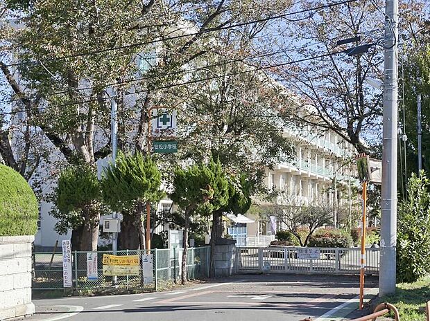 所沢市立安松小学校（約1,120m）