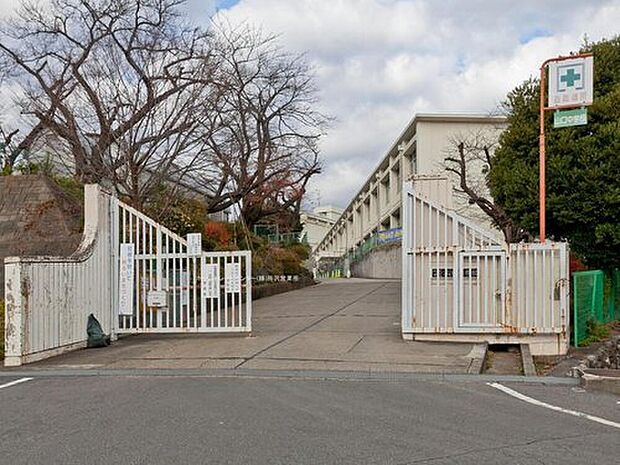 所沢市立山口中学校（約600m）