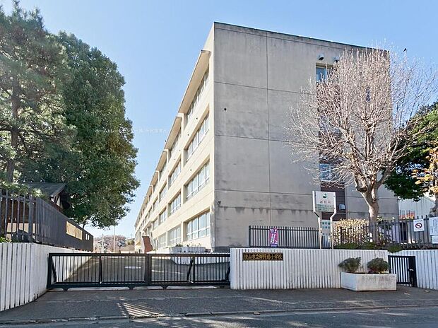 狭山市立御狩場小学校(約550m)