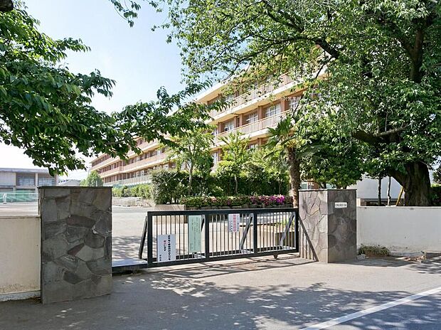 所沢市立南陵中学校(約600m)