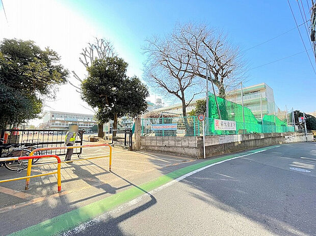 和光市立新倉小学校(約780m)