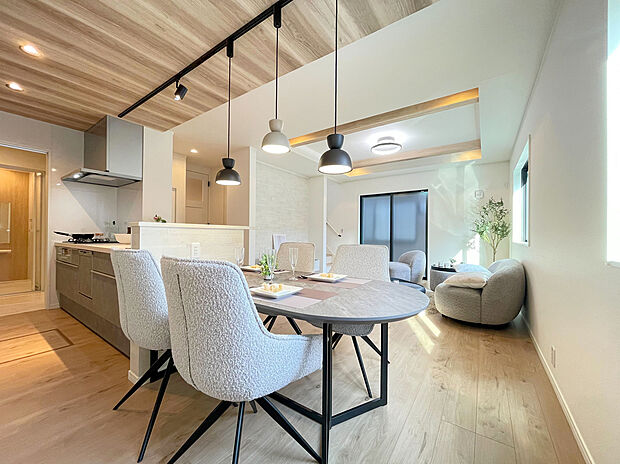 【【トラストステージ参考写真】】水まわりへのアクセスらくらくな2WAY仕様で家事動線もスムーズに。