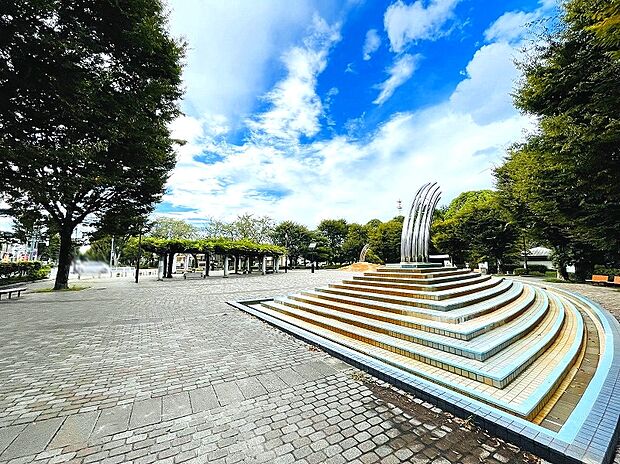 大泉中央公園(約550m)