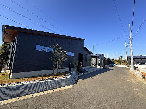 【外観】帰宅が楽しみになる邸宅。デザイン、使いやすさ、先進の設備を取り入れたワンランク上の住まい。