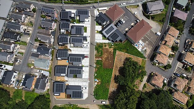 【航空写真】上空から分譲地全体を一望。
完成後の街並みが楽しみです。