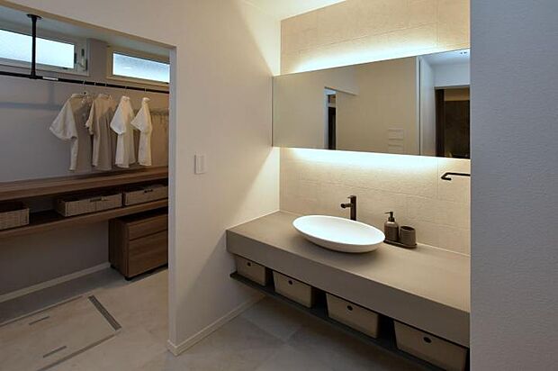 【【施工事例】タタミベンチ】段差部分を収納にもできます。