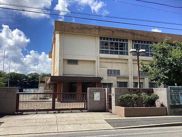 大高北小学校まで徒歩約35分