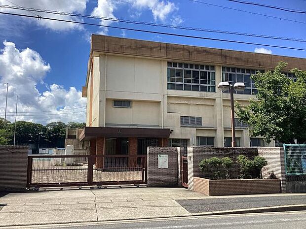 名古屋市立大高北小学校(約710m)