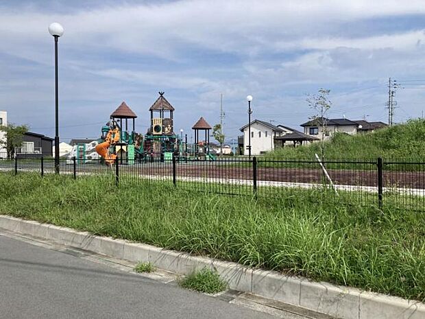 三ツ山公園(約224m)