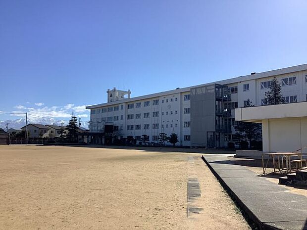 富山市立新庄中学校