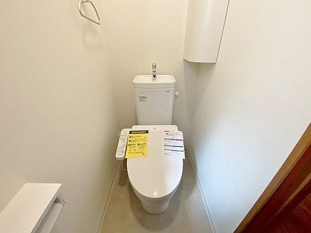 【トイレ】トイレには快適な温水洗浄便座付き
