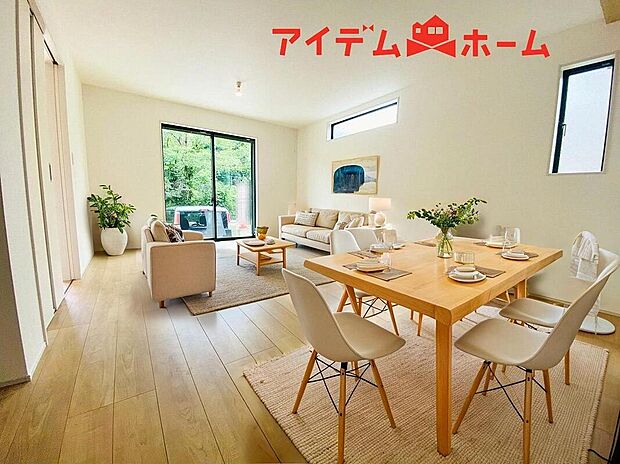 【リビング】本画像はCGで作成されており、実際に現地に家具は置かれておりません。