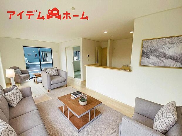 【リビング】本画像はCGで作成されており、実際に現地に家具は置かれておりません。