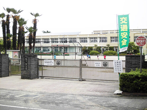 北里小学校（約1,400m）