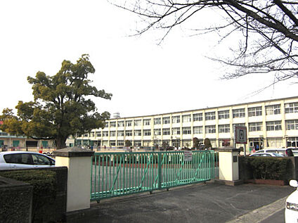 鷹来小学校 400ｍ