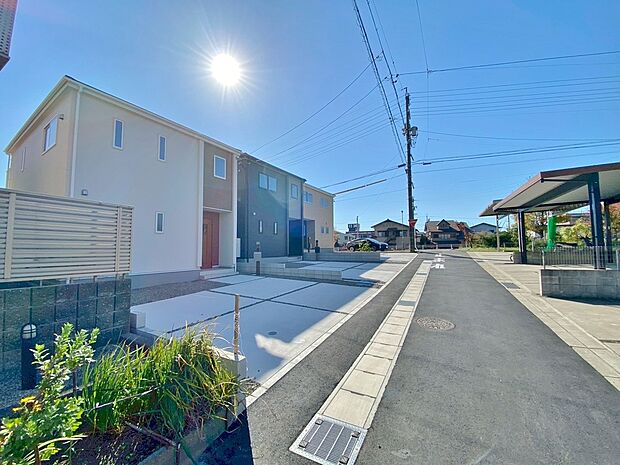 〇●前面道路(撮影2025年11月)●〇
堂々完成!即入居可!
アイデムホーム南店は緑区役所から徒歩2分!
水曜日も営業しております!