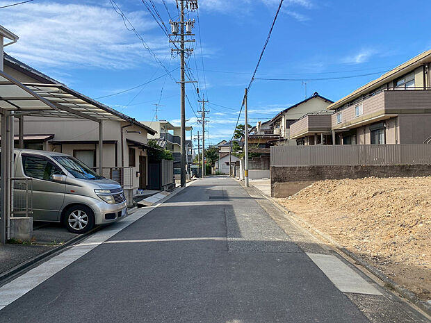 〇●前面道路(撮影2025年10月)●〇
モデル案内も承ります!
アイデムホーム南店は緑区役所から徒歩2分!
水曜日も営業しております!