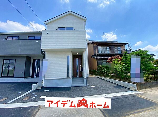 〇●2号棟外観●〇　　
平日のご案内も可能です！　
アイデムホーム南店は緑区役所から徒歩2分！
水曜日も営業しております！
　
