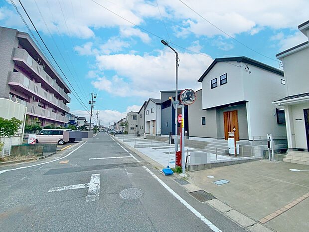 〇●前面道路(撮影2025年9月)●〇
堂々完成!即入居可!
アイデムホーム南店は緑区役所から徒歩2分!
水曜日も営業しております!