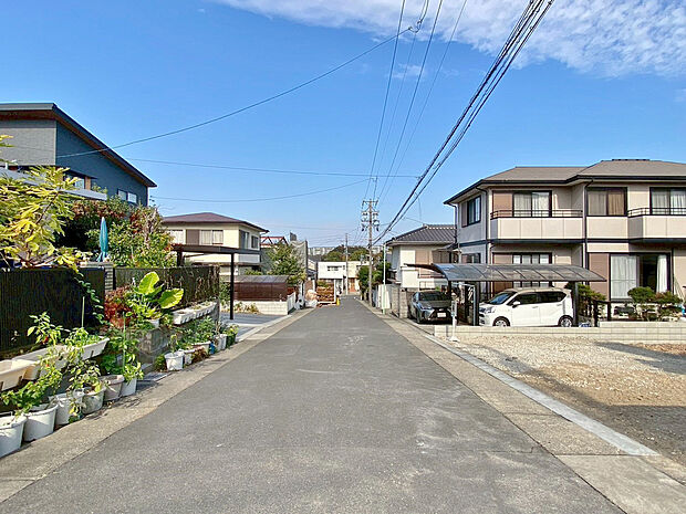 〇●前面道路(撮影2025年11月)●〇
モデル案内も承ります！　　　　　　
アイデムホーム南店は緑区役所から徒歩2分！
水曜日も営業しております！　　　　　　