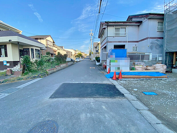 【前面道路】〇●前面道路(撮影2025年11月)●〇
モデル案内も承ります!
アイデムホーム南店は緑区役所から徒歩2分!
水曜日も営業しております!