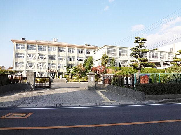 豊明市立沓掛小学校(約400m)