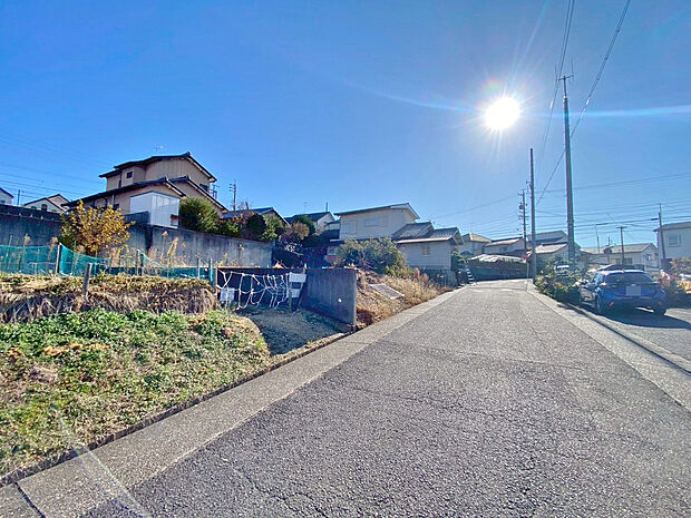 【前面道路】〇●前面道路(撮影2025年12月)●〇
モデル案内も承ります!
アイデムホーム南店は緑区役所から徒歩2分!
水曜日も営業しております!