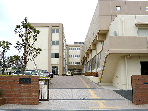 名古屋市立神の倉中学校(約1,010m)