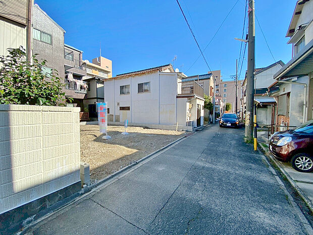 【前面道路】〇●前面道路(撮影2025年12月)●〇
モデル案内も承ります!
アイデムホーム南店は緑区役所から徒歩2分!
水曜日も営業しております!