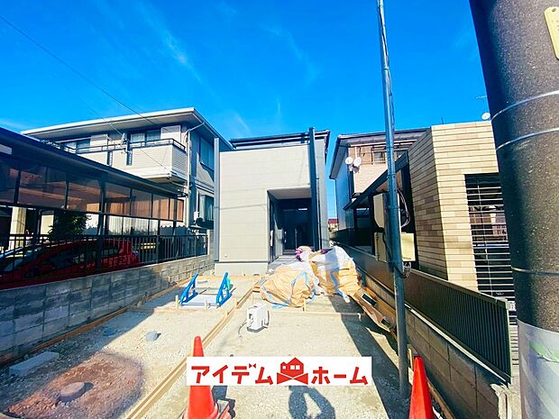 休日、平日問わずお気軽にお問合わせ下さいませ。